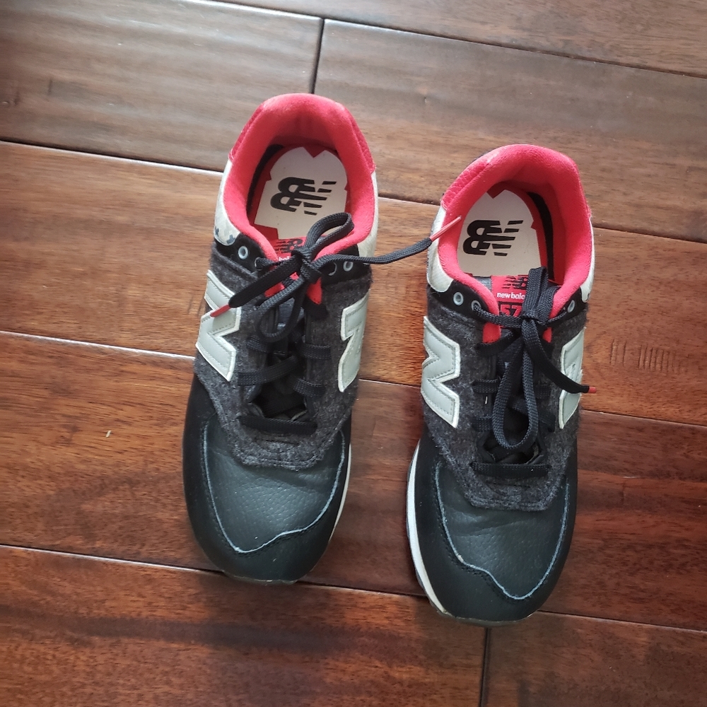 Black Red & White Nike New Balance